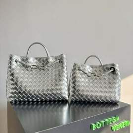 Picture of Bottega Veneta Handbags _SKUfw222908803fw